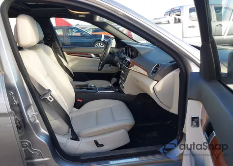 2012 Mercedes-Benz C 300 Luxury 4Matic/Sport 4Matic from USA, damaged, VIN WDDGF8BB8CR205288